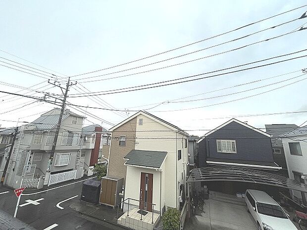 窓からの眺望です。実際に現地で眺望もご確認ください。