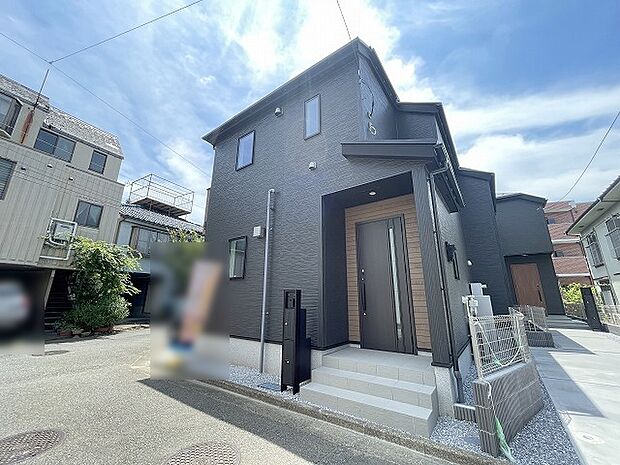 建物が完成しましたので室内のご見学予約スタート。当日のご見学予約も大歓迎です。お気軽にご連絡ください。エステート白馬国分寺店は火曜水曜も営業しております。
