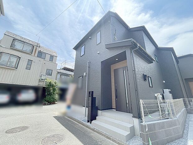 建物が完成しましたので室内のご見学予約スタート。当日のご見学予約も大歓迎です。お気軽にご連絡ください。エステート白馬国分寺店は火曜水曜も営業しております。