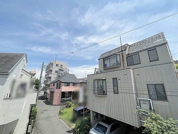 窓からの眺望です。実際に現地で眺望もご確認ください。