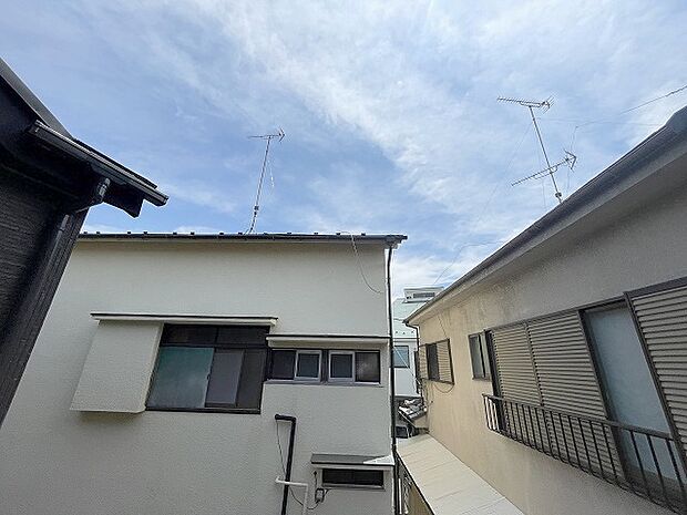 窓からの眺望です。実際に現地で眺望もご確認ください。