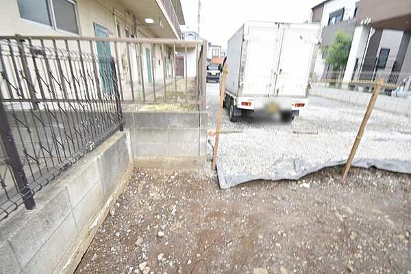 土地物件にはご確認頂くポイントがたくさんございます、土地だけのご見学の際もご遠慮せず、ぜひお気軽に担当スタッフにお申しつけくださいませ。