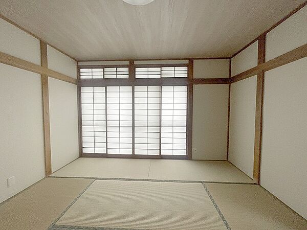 実際に室内をご見学頂くと生活のイメージが広がります。家具を置いたイメージや窓からの景色など、現地で体感ください。