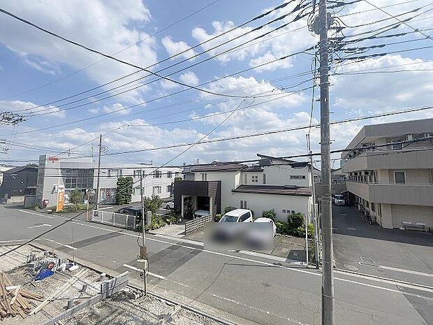 窓からの眺望です。実際に現地で眺望もご確認ください。