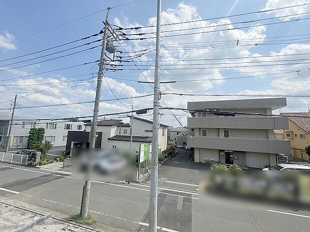 窓からの眺望です。実際に現地で眺望もご確認ください。