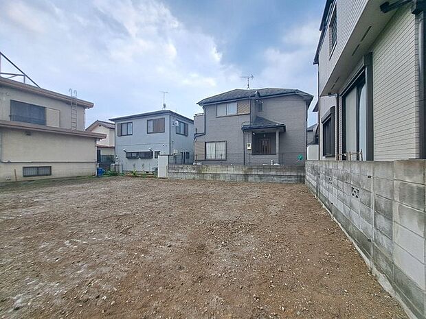 現在建物を建築中です、建築中の物件については現地確認の他、同施工会社の完成施工例のご案内、担当者のプレゼンテーションにてご検討ください。適切なご検討の方法をご説明させて頂きます。