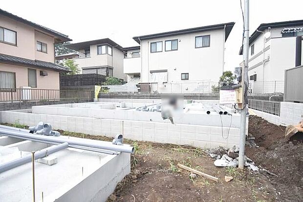 現在建物を建築中です、建築中の物件については現地確認の他、同施工会社の完成施工例のご案内、担当者のプレゼンテーションにてご検討ください。適切なご検討の方法をご説明させて頂きます。