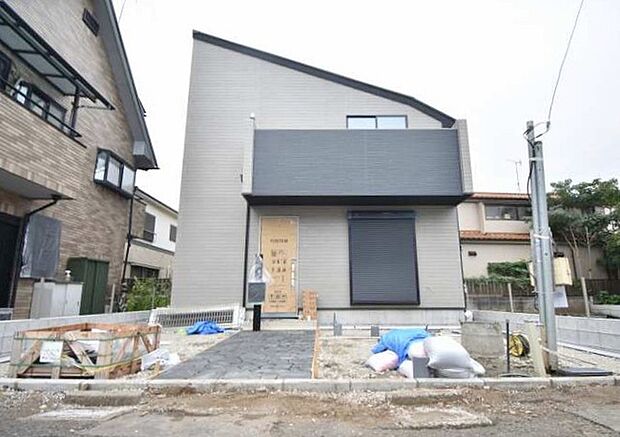 建物が完成しましたので室内のご見学予約スタート。当日のご見学予約も大歓迎です。お気軽にご連絡ください。エステート白馬国分寺店は火曜水曜も営業しております。 