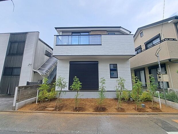 実際に室内をご見学頂くと生活のイメージが広がります。家具を置いたイメージや窓からの景色など、現地で体感ください。 