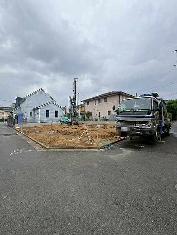 現在建物を建築中です、建築中の物件については現地確認の他、同施工会社の完成施工例のご案内、担当者のプレゼンテーションにてご検討ください。