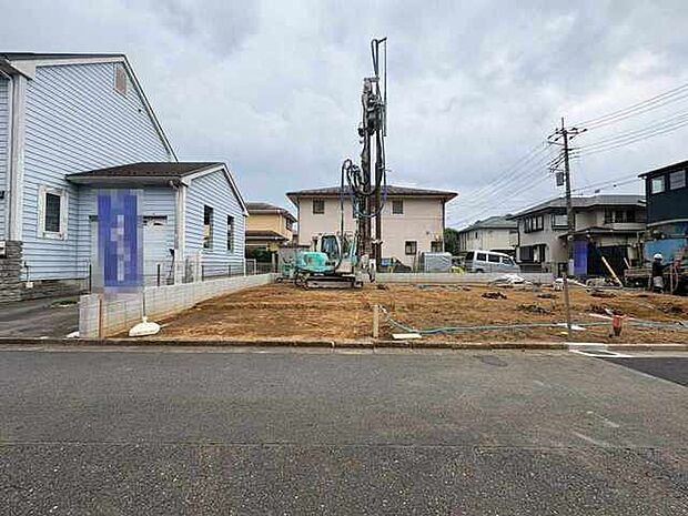 現在建物を建築中です、建築中の物件については現地確認の他、同施工会社の完成施工例のご案内、担当者のプレゼンテーションにてご検討ください。