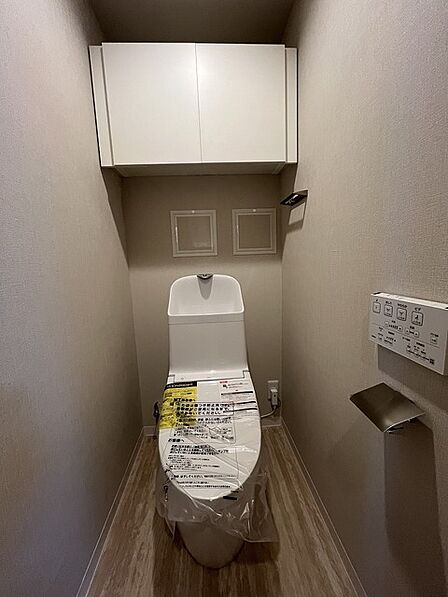 トイレにはウォシュレット機能を標準装備。