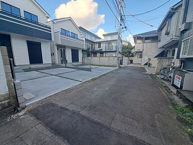 安心して暮らすことのできる住宅街。 住宅地の道路は一般に交通量が少なく車などの騒音が少ないため、住民にとって静かな生活環境が提供されます。
