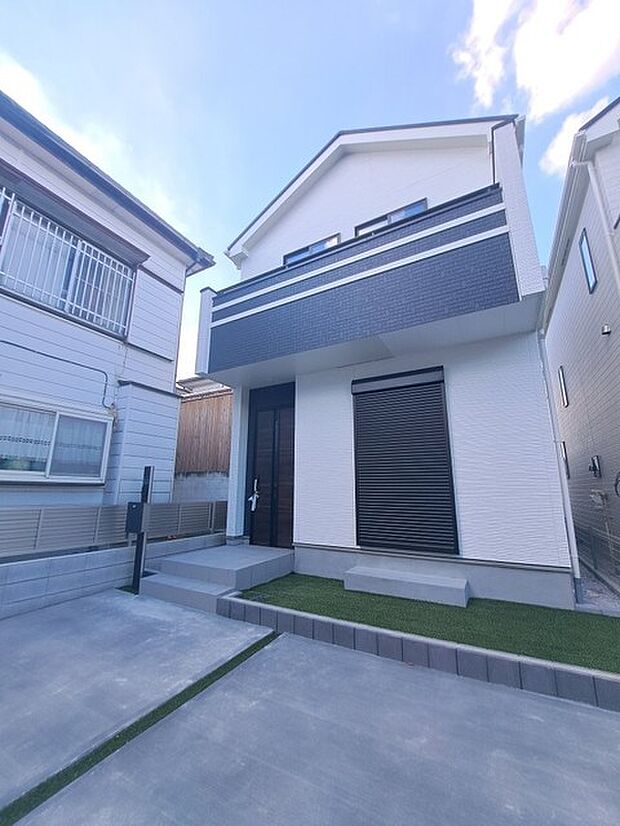 実際に室内をご見学頂くと生活のイメージが広がります。家具を置いたイメージや窓からの景色など、現地で体感ください。