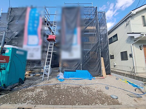 現在建物を建築中です、建築中の物件については現地確認の他、同施工会社の完成施工例のご案内、担当者のプレゼンテーションにてご検討ください。適切なご検討の方法をご説明させて頂きます。