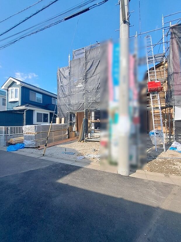 現在建物を建築中です、建築中の物件については現地確認の他、同施工会社の完成施工例のご案内、担当者のプレゼンテーションにてご検討ください。適切なご検討の方法をご説明させて頂きます。