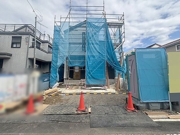 現在建物を建築中です、建築中の物件については現地確認の他、同施工会社の完成施工例のご案内、担当者のプレゼンテーションにてご検討ください。適切なご検討の方法をご説明させて頂きます。