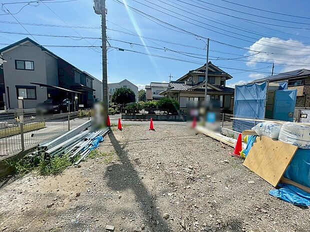 周辺は住宅が建ち並ぶ閑静な住宅街です。 