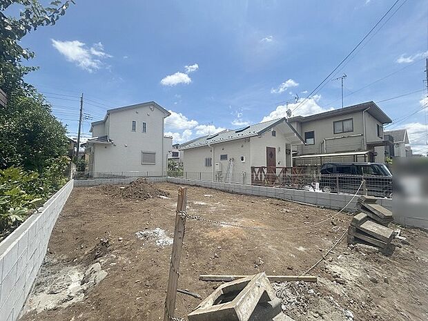 現在建物を建築中です、建築中の物件については現地確認の他、同施工会社の完成施工例のご案内、担当者のプレゼンテーションにてご検討ください。適切なご検討の方法をご説明させて頂きます。