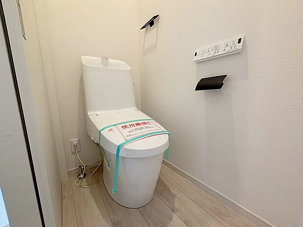 トイレにはウォシュレット機能を標準装備。