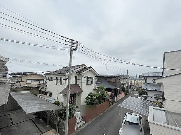 窓からの眺望です。実際に現地で眺望もご確認ください。