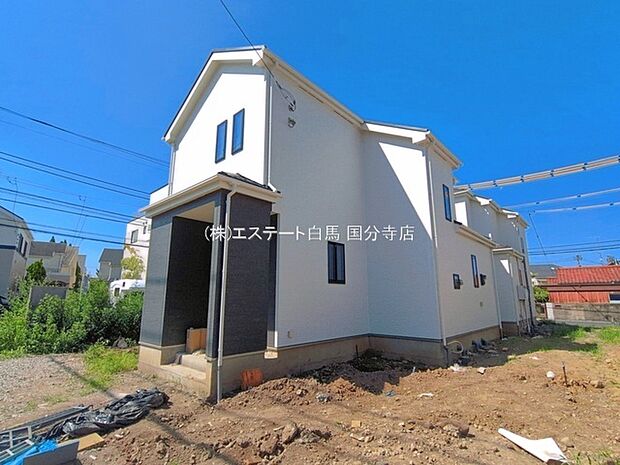 建物が完成しましたので室内のご見学予約スタート。当日のご見学予約も大歓迎です。お気軽にご連絡ください。エステート白馬国分寺店は火曜水曜も営業しております。 
