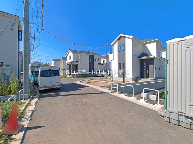 周辺は住宅が建ち並ぶ閑静な住宅街です。