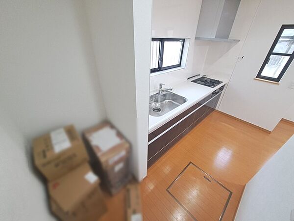 実際に室内をご見学頂くと生活のイメージが広がります。家具を置いたイメージや窓からの景色など、現地で体感ください。