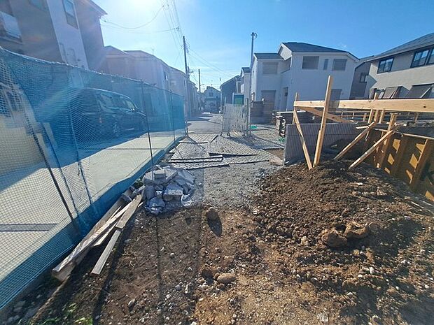 実際に室内をご見学頂くと生活のイメージが広がります。家具を置いたイメージや窓からの景色など、現地で体感ください。