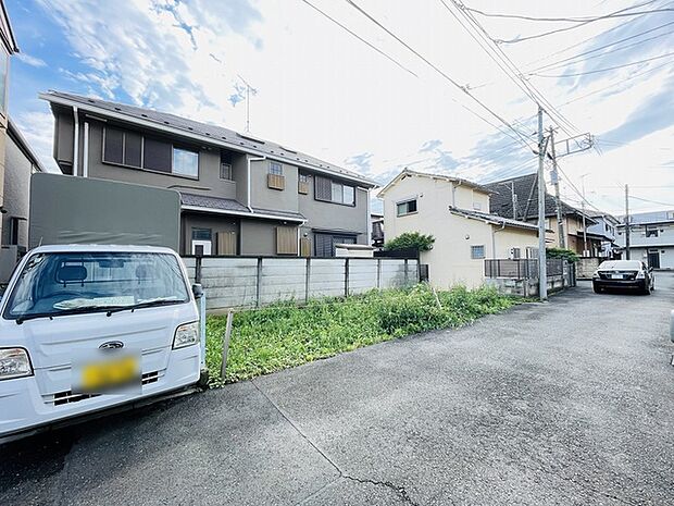 周辺は住宅が建ち並ぶ閑静な住宅街です。