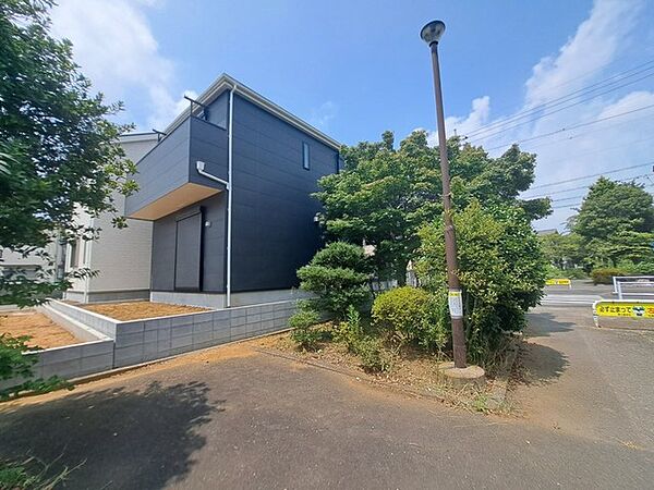 建物が完成しましたので室内のご見学予約スタート。当日のご見学予約も大歓迎です。お気軽にご連絡ください。エステート白馬国分寺店は火曜水曜も営業しております。
