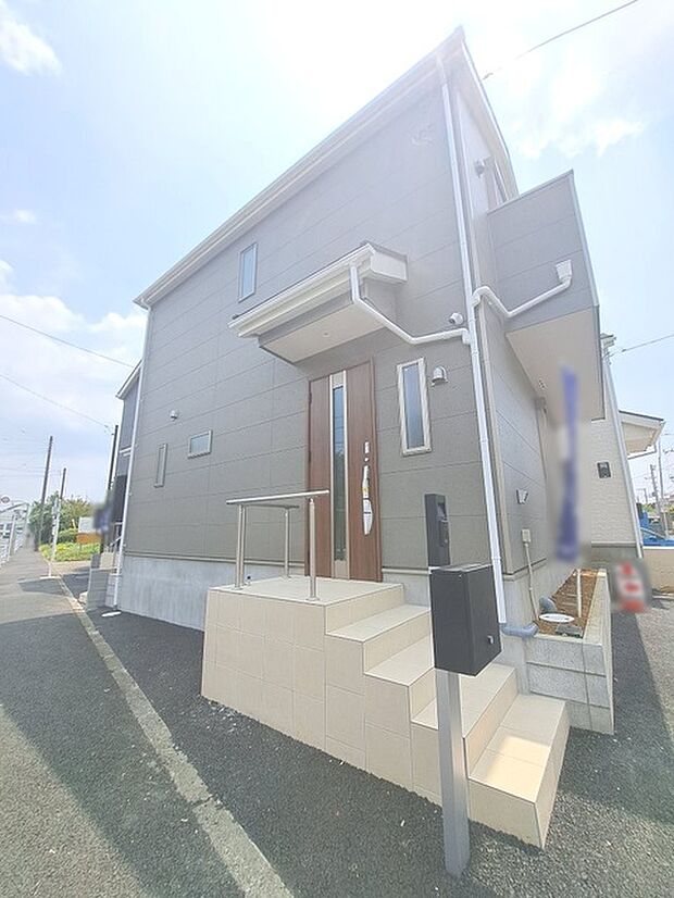 建物が完成しましたので室内のご見学予約スタート。当日のご見学予約も大歓迎です。お気軽にご連絡ください。エステート白馬国分寺店は火曜水曜も営業しております。