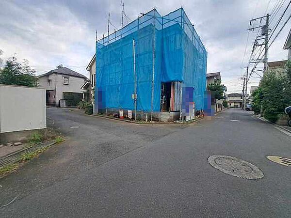 現在建物を建築中です、建築中の物件については現地確認の他、同施工会社の完成施工例のご案内、担当者のプレゼンテーションにてご検討ください。適切なご検討の方法をご説明させて頂きます。