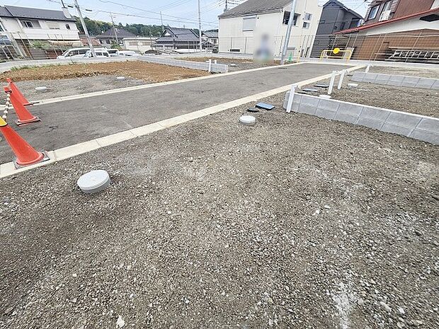 現在建物を建築中です、建築中の物件については現地確認の他、同施工会社の完成施工例のご案内、担当者のプレゼンテーションにてご検討ください。適切なご検討の方法をご説明させて頂きます。 