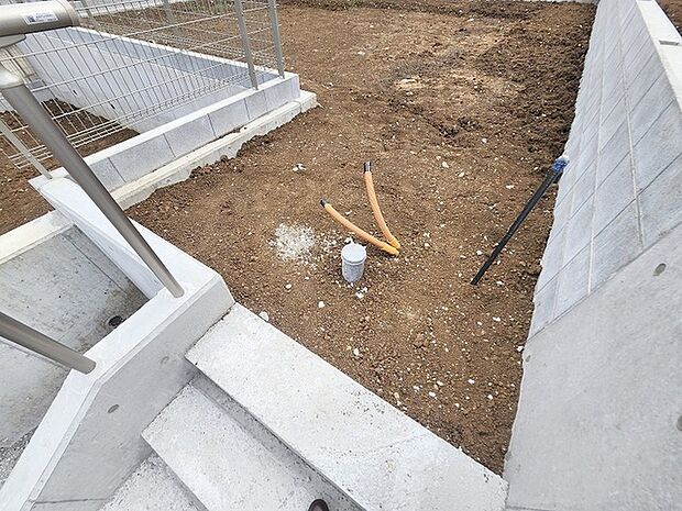 現在建物を建築中です、建築中の物件については現地確認の他、同施工会社の完成施工例のご案内、担当者のプレゼンテーションにてご検討ください。適切なご検討の方法をご説明させて頂きます。