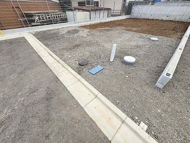 現在建物を建築中です、建築中の物件については現地確認の他、同施工会社の完成施工例のご案内、担当者のプレゼンテーションにてご検討ください。適切なご検討の方法をご説明させて頂きます。