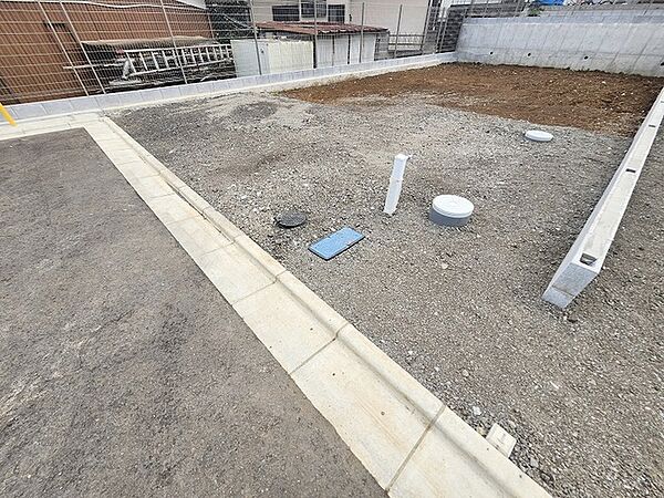 現在建物を建築中です、建築中の物件については現地確認の他、同施工会社の完成施工例のご案内、担当者のプレゼンテーションにてご検討ください。適切なご検討の方法をご説明させて頂きます。
