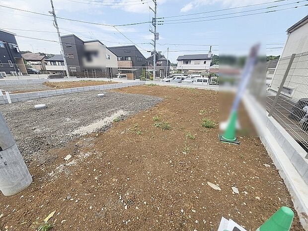 現在建物を建築中です、建築中の物件については現地確認の他、同施工会社の完成施工例のご案内、担当者のプレゼンテーションにてご検討ください。適切なご検討の方法をご説明させて頂きます。