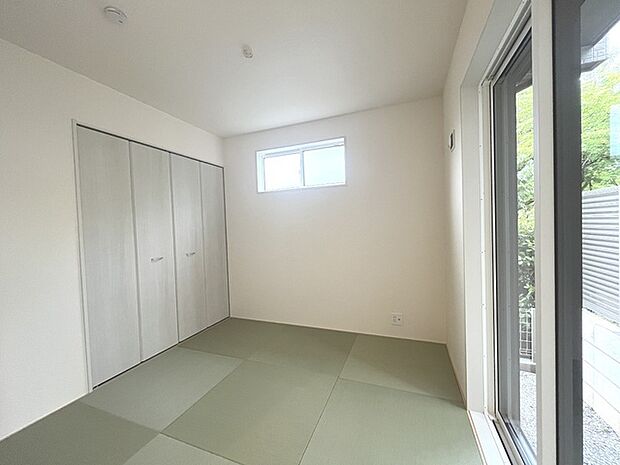 和室がある間取り。畳の香りとともにどこか落ち着く空間です。 