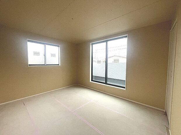 現在建物を建築中です、建築中の物件については現地確認の他、同施工会社の完成施工例のご案内、担当者のプレゼンテーションにてご検討ください。適切なご検討の方法をご説明させて頂きます。