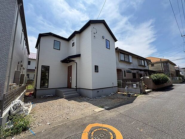 周辺は住宅が建ち並ぶ閑静な住宅街です。 