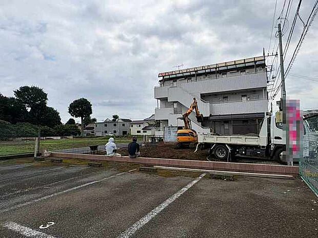現在建物を建築中です、建築中の物件については現地確認の他、同施工会社の完成施工例のご案内、担当者のプレゼンテーションにてご検討ください。適切なご検討の方法をご説明させて頂きます。