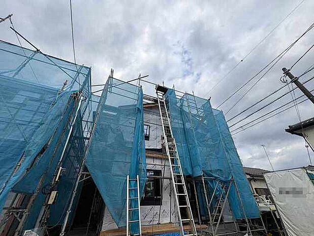 現在建物を建築中です、建築中の物件については現地確認の他、同施工会社の完成施工例のご案内、担当者のプレゼンテーションにてご検討ください。適切なご検討の方法をご説明させて頂きます。 