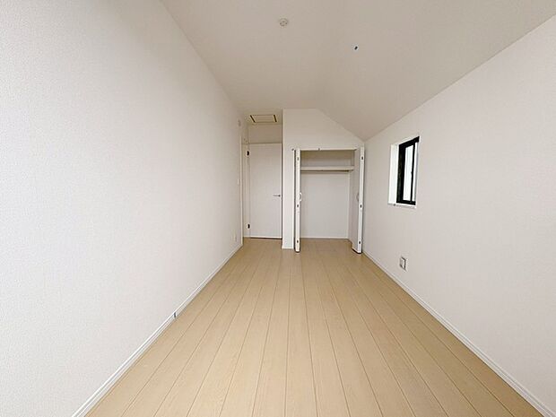 各お部屋に収納が設置されています。