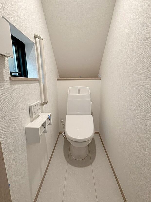 トイレにはウォシュレット機能を標準装備。