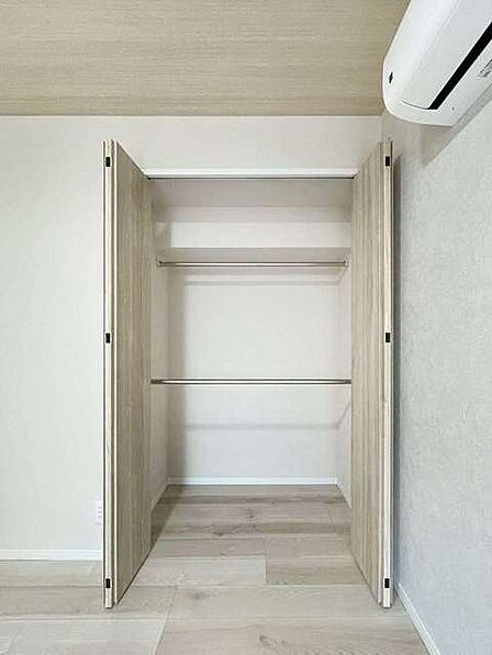 各お部屋に収納が設置されています。