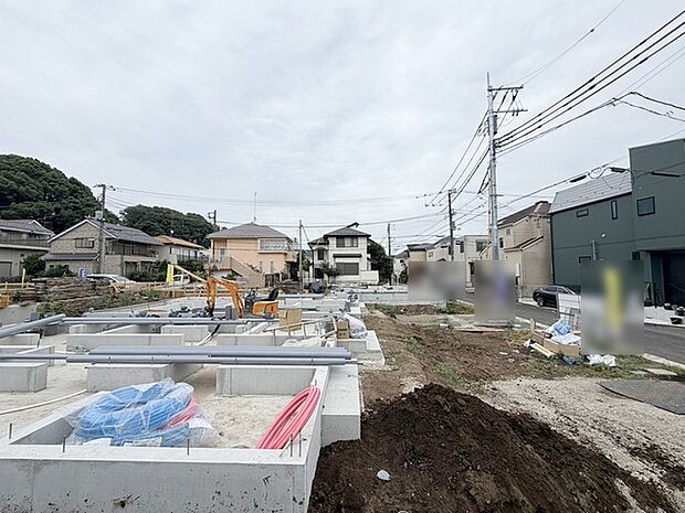 現在建物を建築中です、建築中の物件については現地確認の他、同施工会社の完成施工例のご案内、担当者のプレゼンテーションにてご検討ください。適切なご検討の方法をご説明させて頂きます。