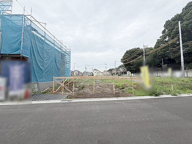 現在建物を建築中です、建築中の物件については現地確認の他、同施工会社の完成施工例のご案内、担当者のプレゼンテーションにてご検討ください。適切なご検討の方法をご説明させて頂きます。