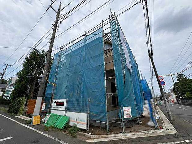 現在建物を建築中です、建築中の物件については現地確認の他、同施工会社の完成施工例のご案内、担当者のプレゼンテーションにてご検討ください。