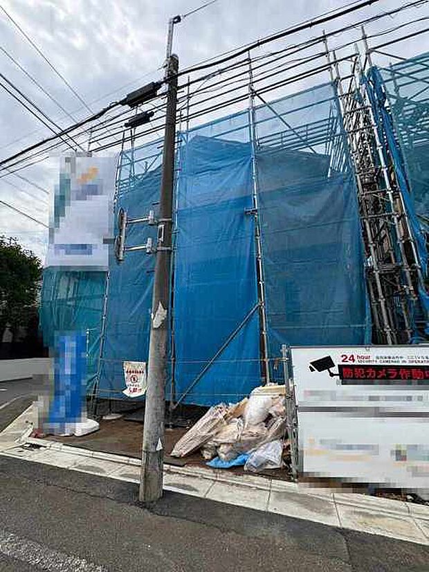 現在建物を建築中です、建築中の物件については現地確認の他、同施工会社の完成施工例のご案内、担当者のプレゼンテーションにてご検討ください。